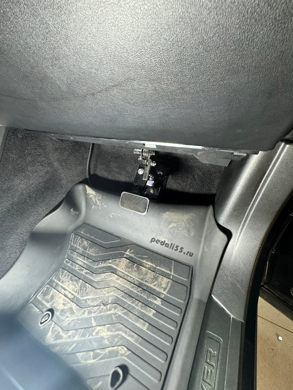 Установка тросовых педалей на Range Rover АКПП (автомат, 1шт.)
